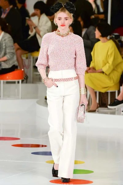 Look 50